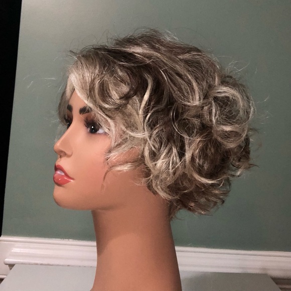 Paula Young wig - Willows - dark brown with platinum Blonde blend - Picture 2 of 6